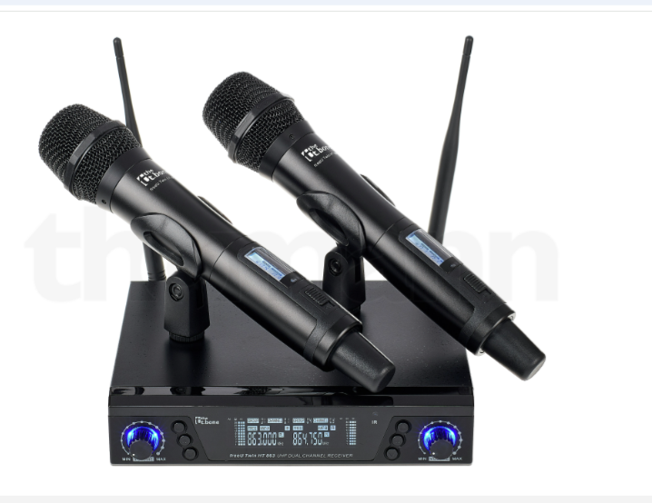 Dva bezdrátové ruční řečnické a vokální mikrofony +přijímač propojen do mix pultu, nebo do reproboxu.